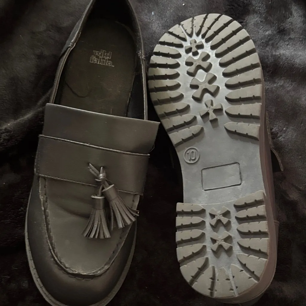 Wild Fable Black Tassel Loafers - Image 3