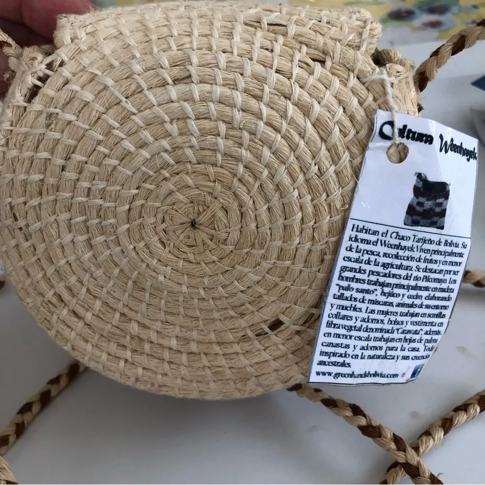 Hand Made a green Hands Bolivia Woven 5” Round Crossbody Purse - Image 5