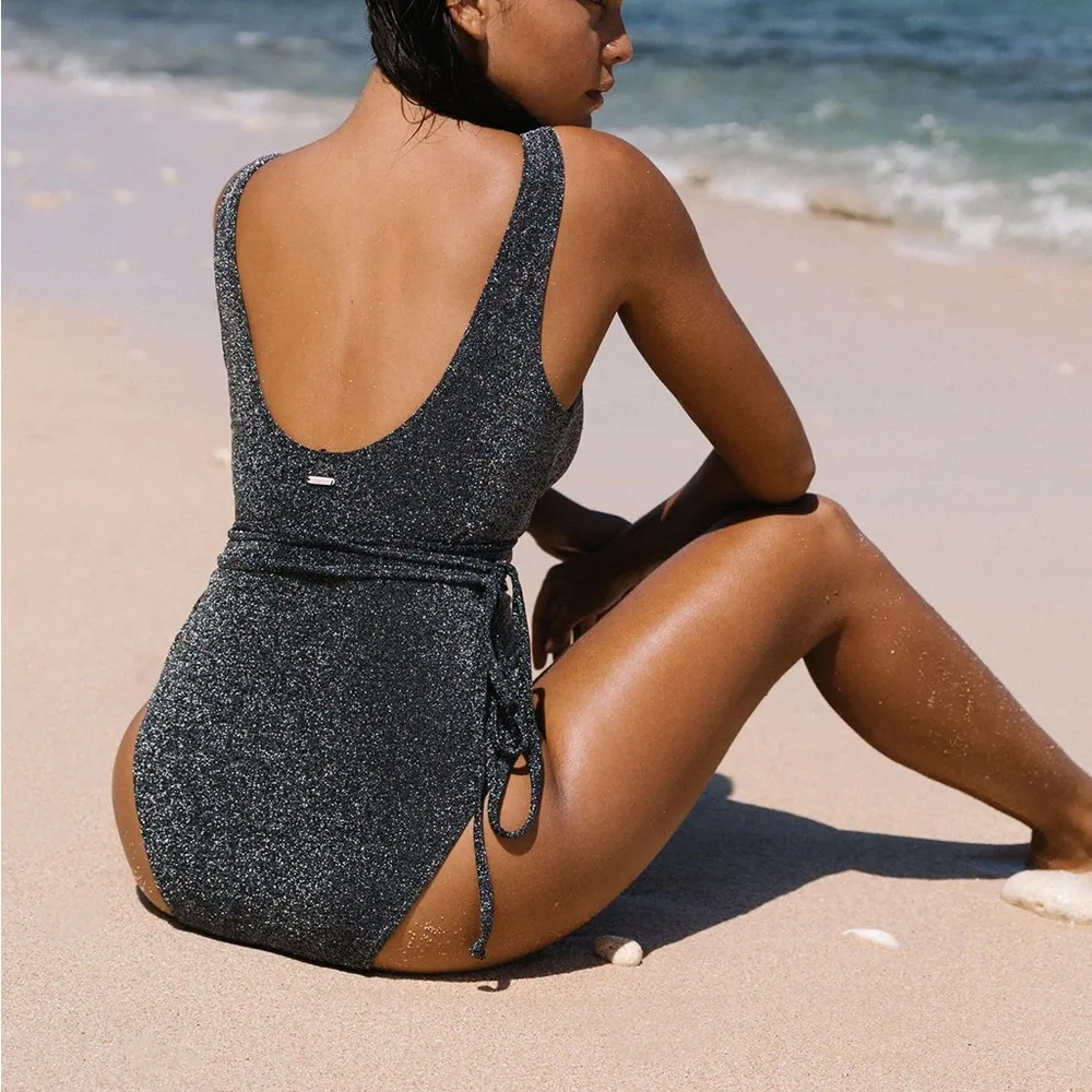 Berlook Black Lurex Cutout - Image 4