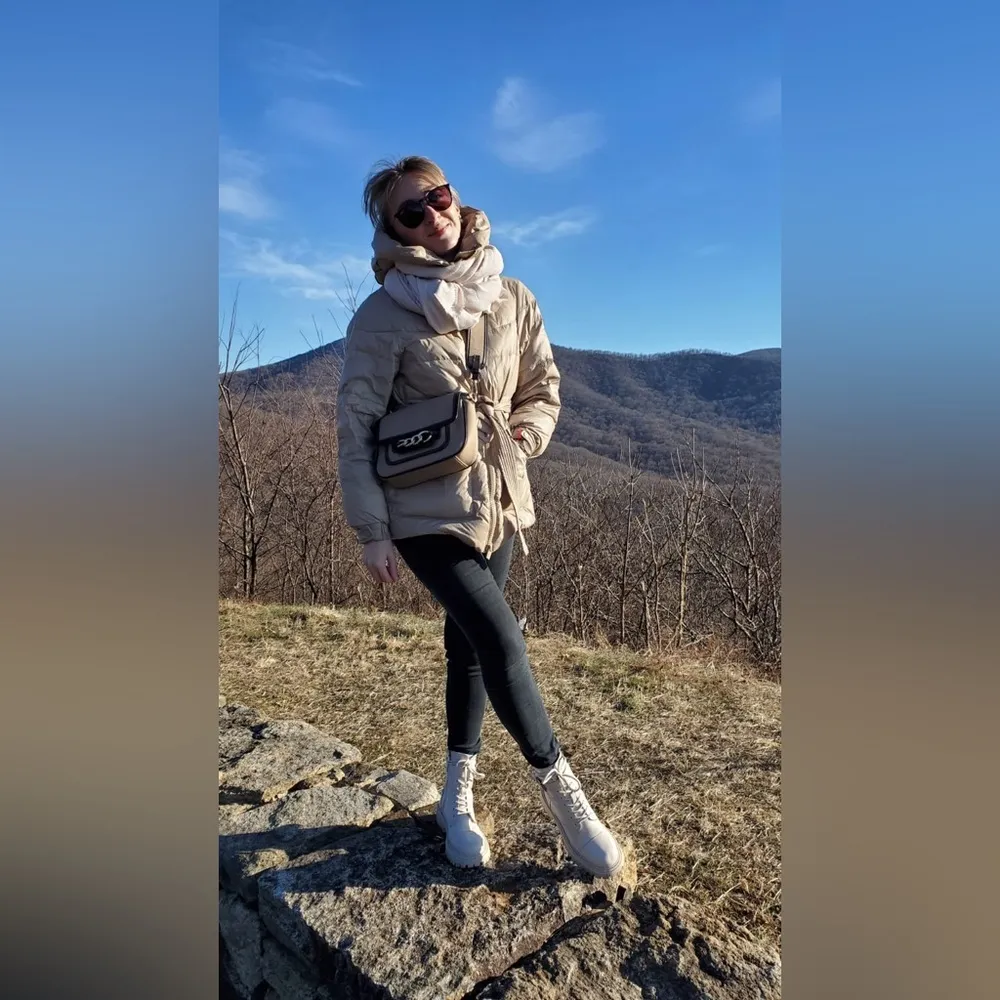 Women’s light brown beige puffer jacket with belt size small Tan - Image 2