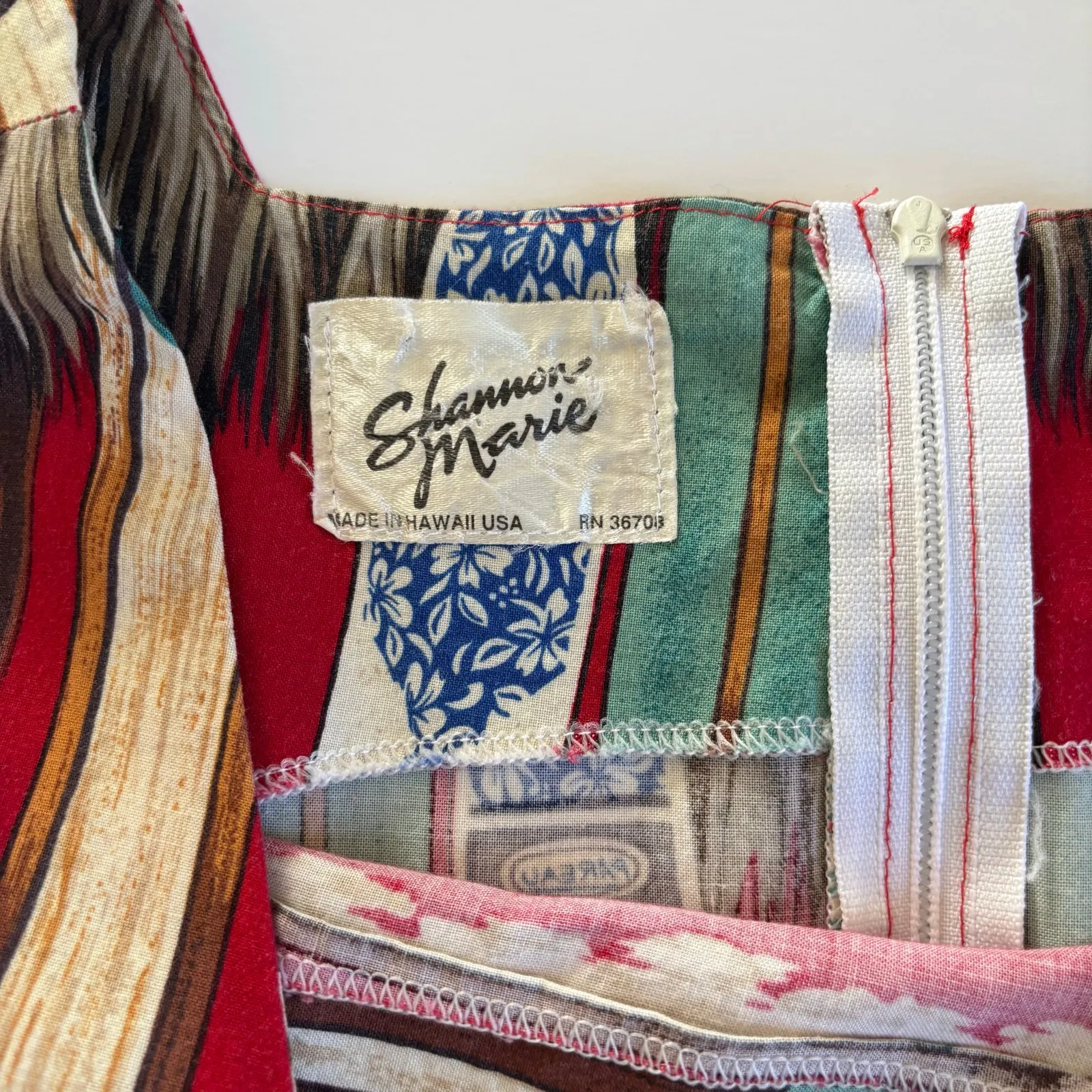 Vintage Shannon Marie Hawaiian Mini Dress Multicolor Tiki Surfboard Womens Small Red - Image 2
