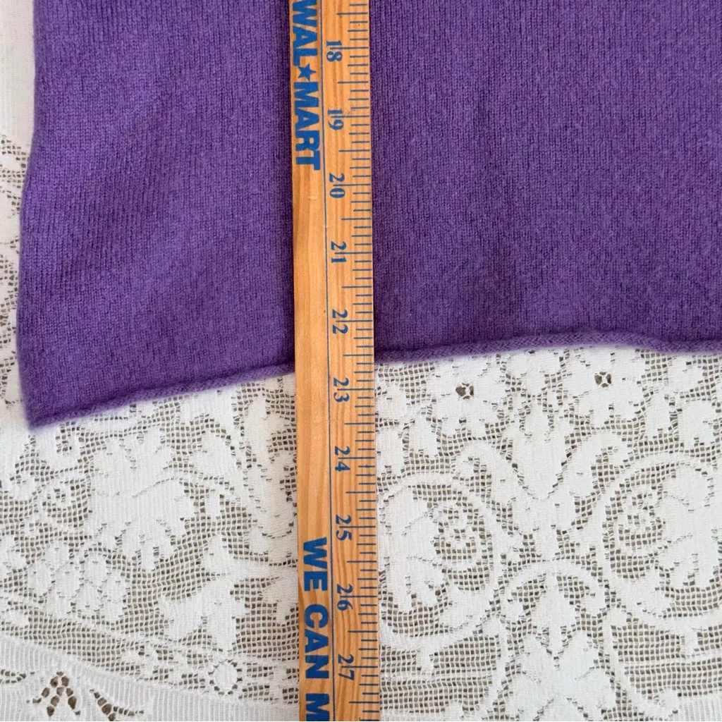 Allude 100% Cashmere Women's Purple Turtleneck Sweater Size small - Image 4