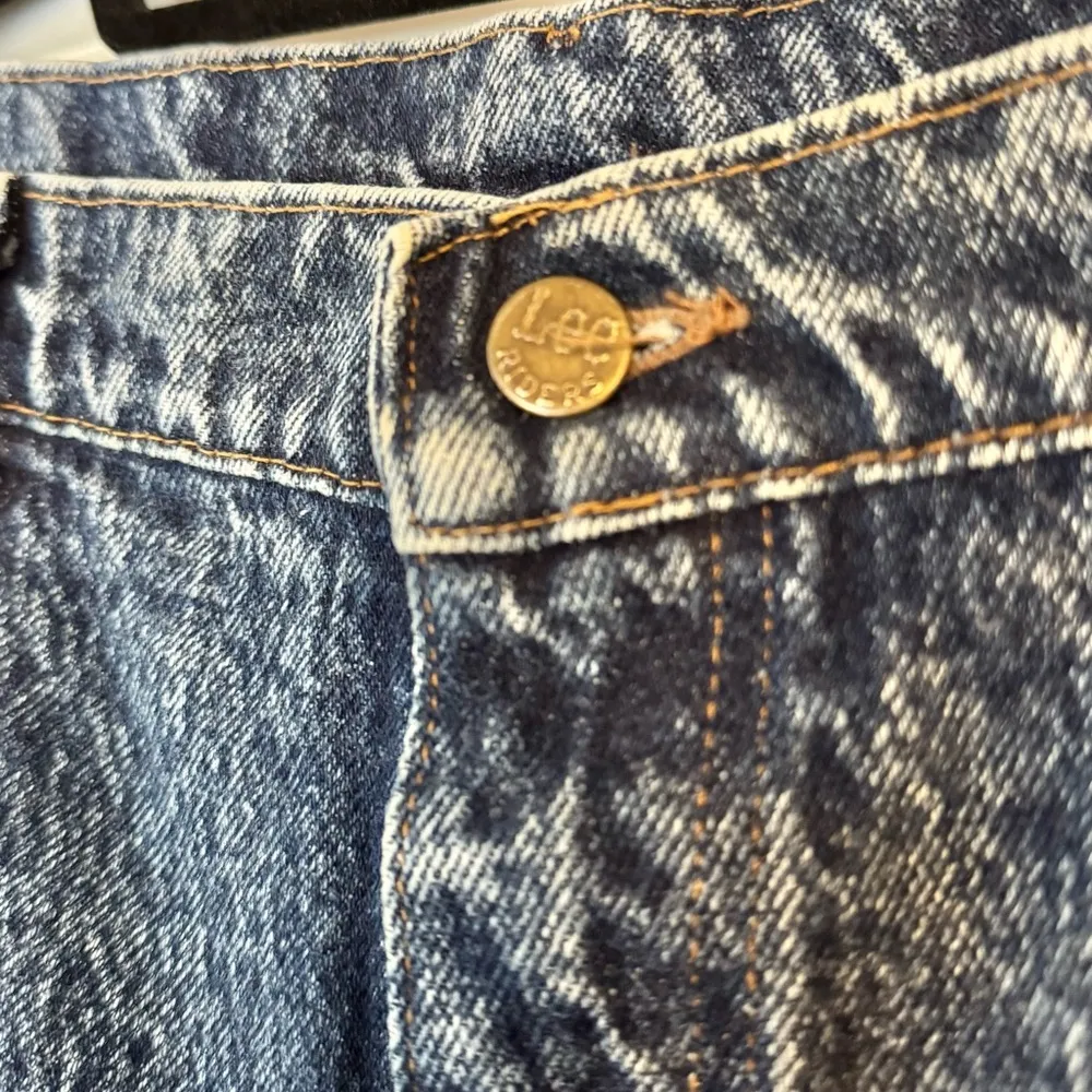 Vintage Lee's Acid Wash Ultra High Rise Mom Jeans Sz 38x32 - Image 4