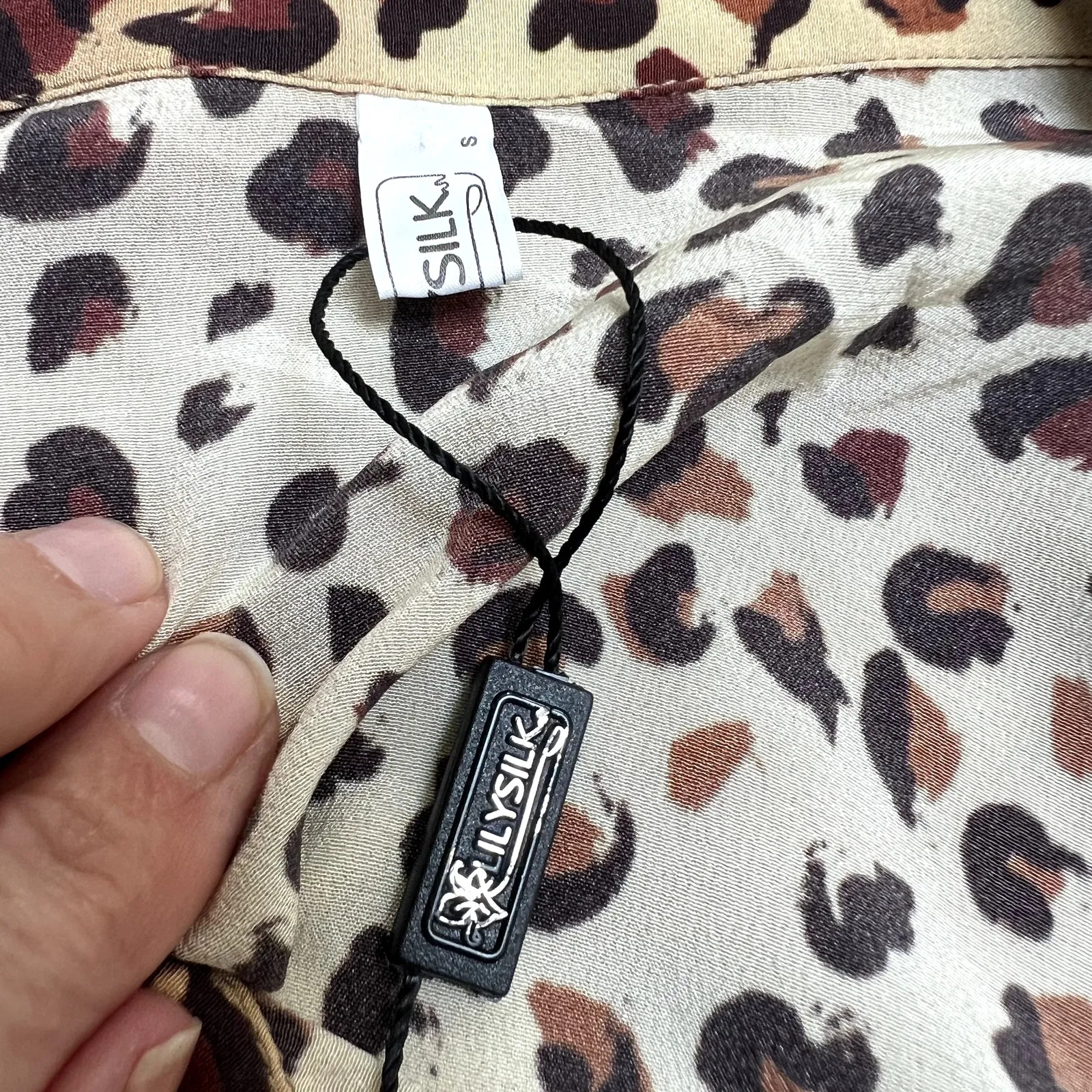 Lilysilk Leopard Print Silk Button Down Blouse Small NEW Black - Image 4