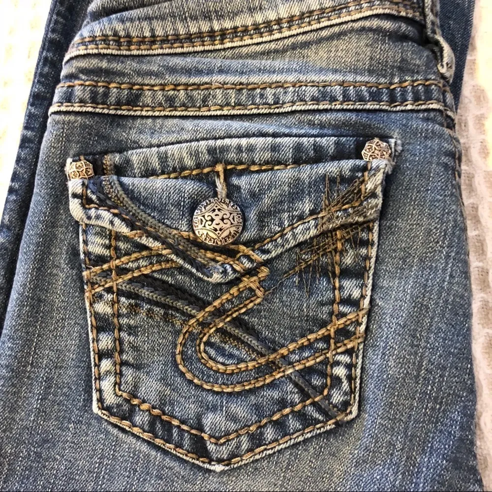 Silver Pioneer Boot Leg Stretch Jean 25X32 Embellished Flap Pockets Med Wash - Image 5