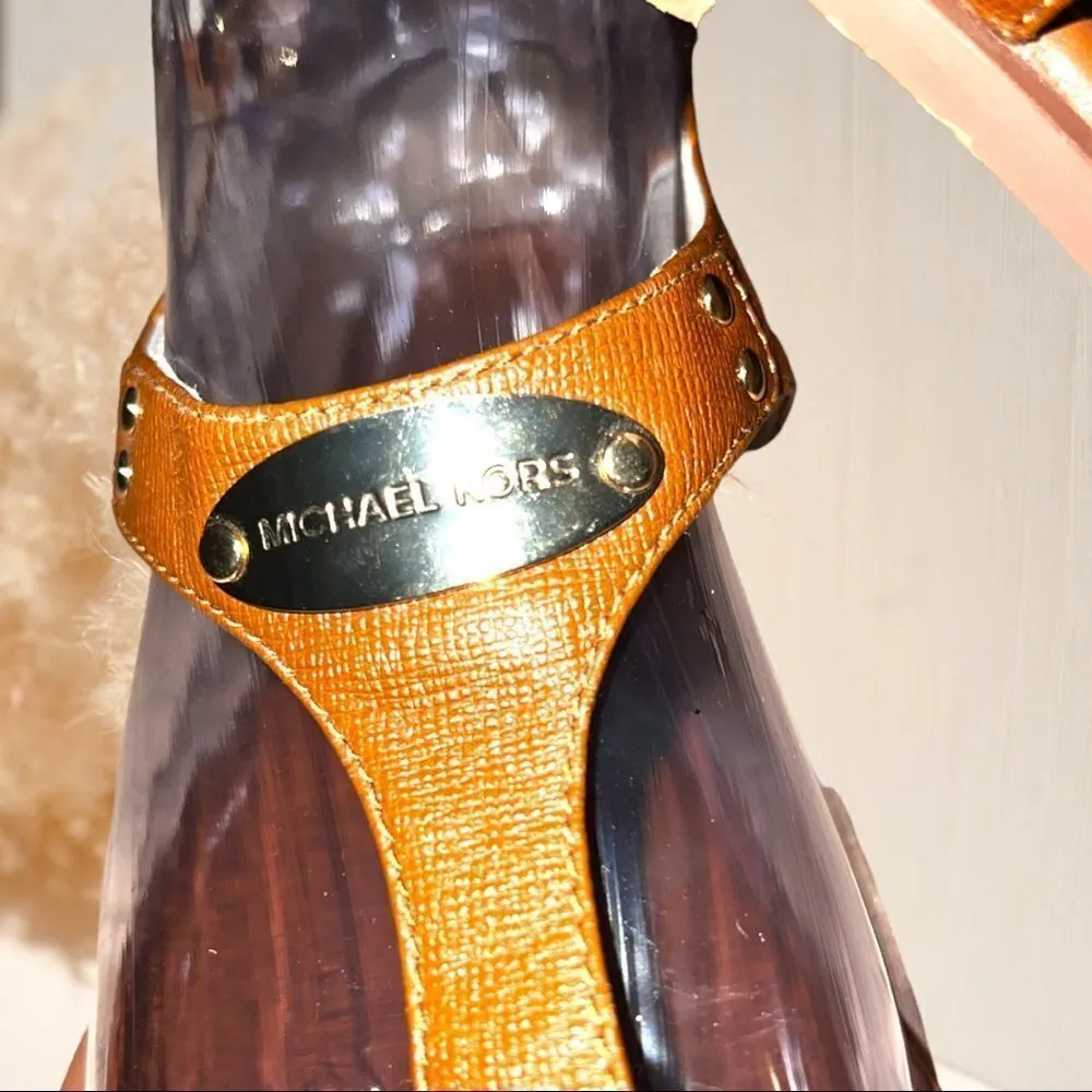 Michael Michael Kors camel colored gold plated thong sandals! Tan Size 7 - Image 5