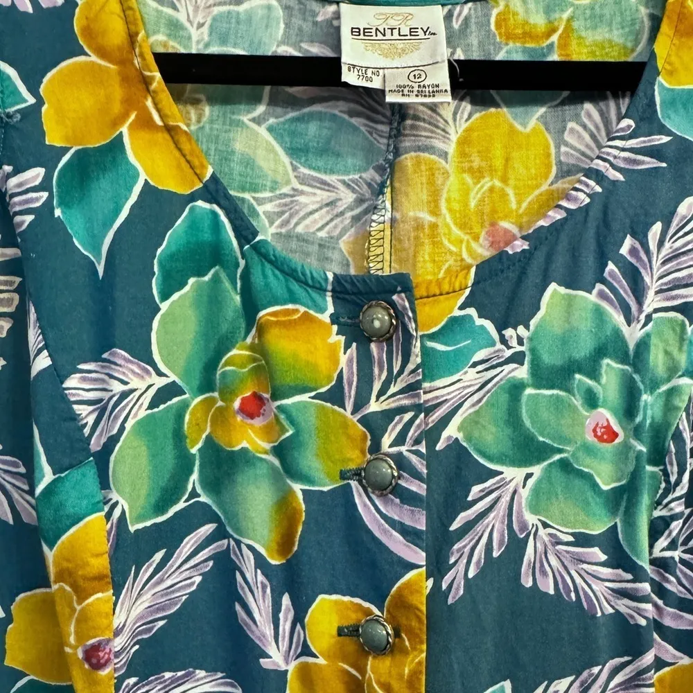 Vintage TR Bentley maxi dress size 12 white flowers blue flowey - Image 2