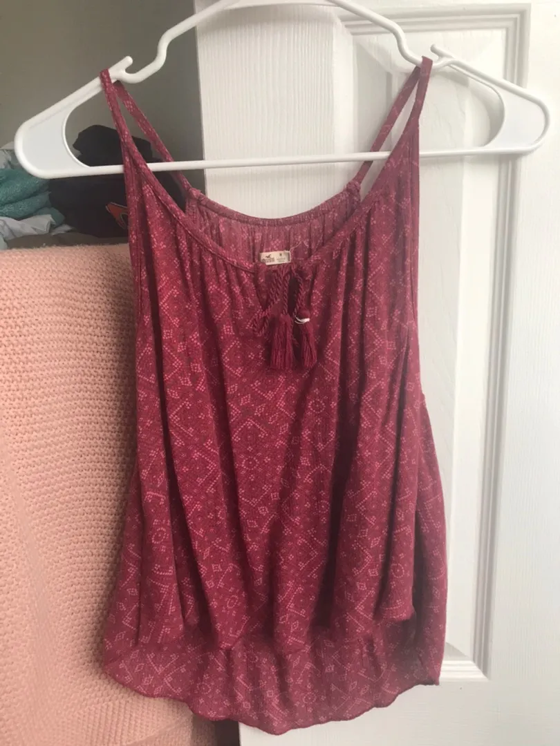 Hollister Maroon Pattered Top - Image 2
