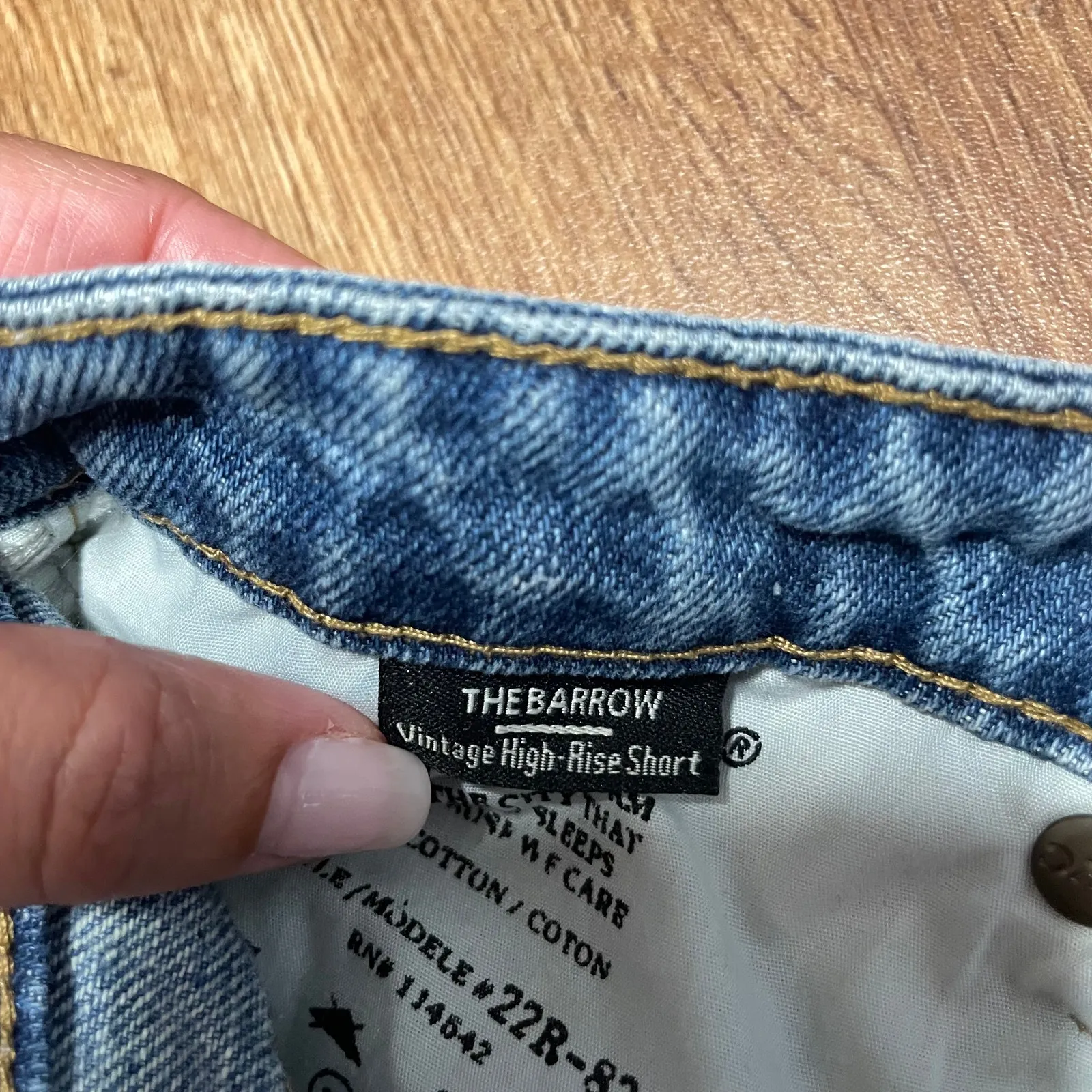 BlankNYC "The Barrow" Vintage High Rise Jean Shorts Womens 25 Distressed Denim - Image 5