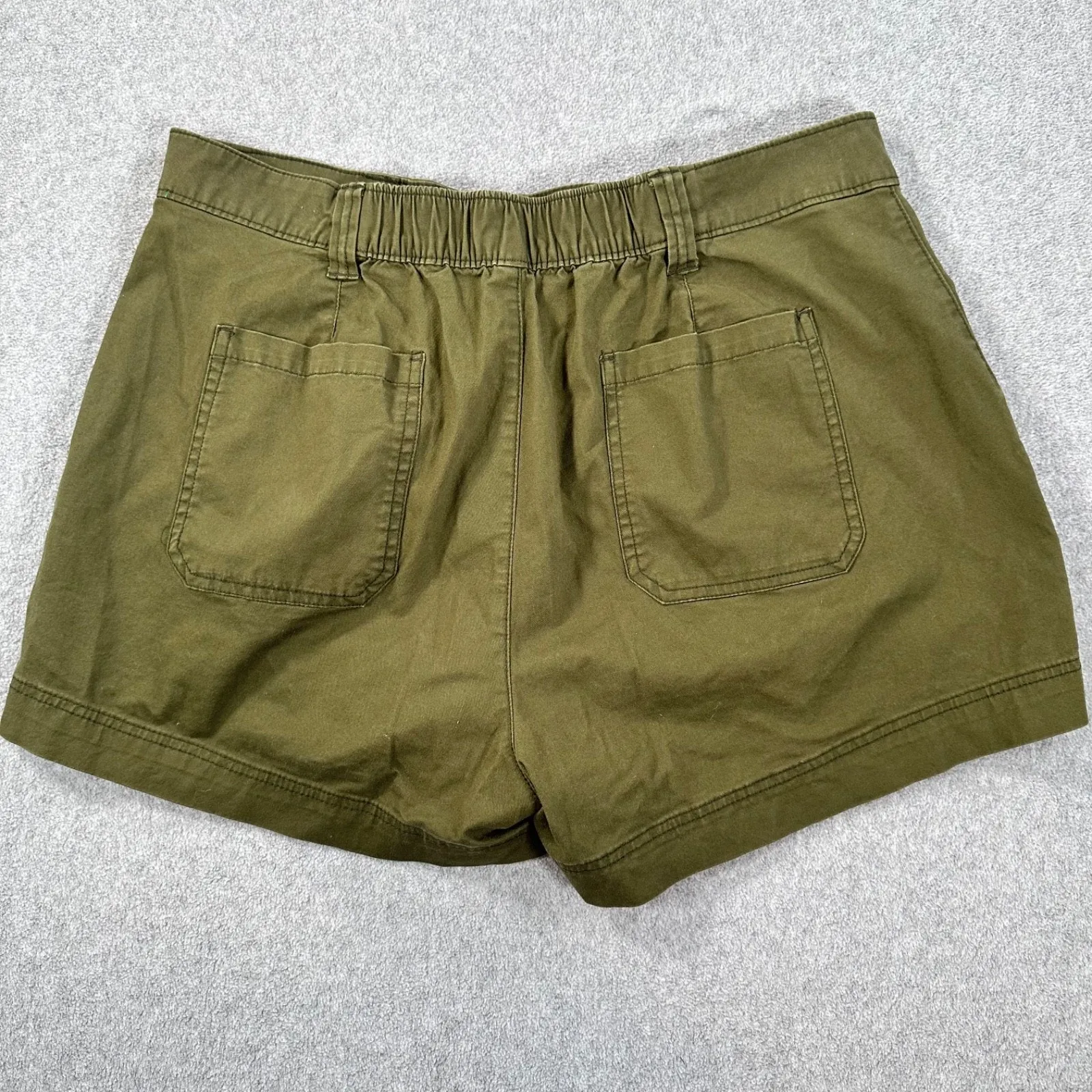 Old Navy High Rise OG Chino Shorts Women's XL Green Pockets 3" Inseam Utility - Image 7