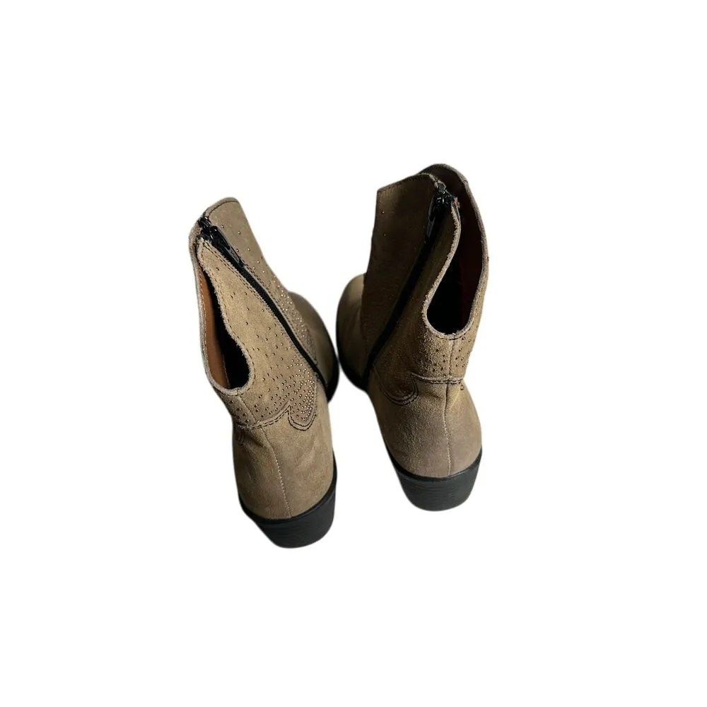 b.o.c. Born Concepts Taupe Suede Ankle Boots Western Perforated‎ Detail Booties Tan Size 9 - Image 3