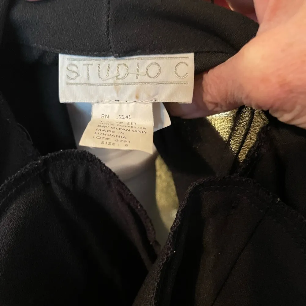 Studio C vintage two piece women’s suit black with velvet leopard trim size 8. - Image 9