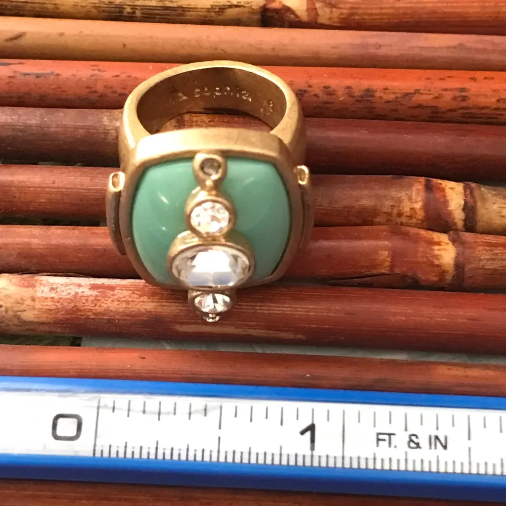 Lia Sophia Bold & Brassy Ring Size 6 - Image 10