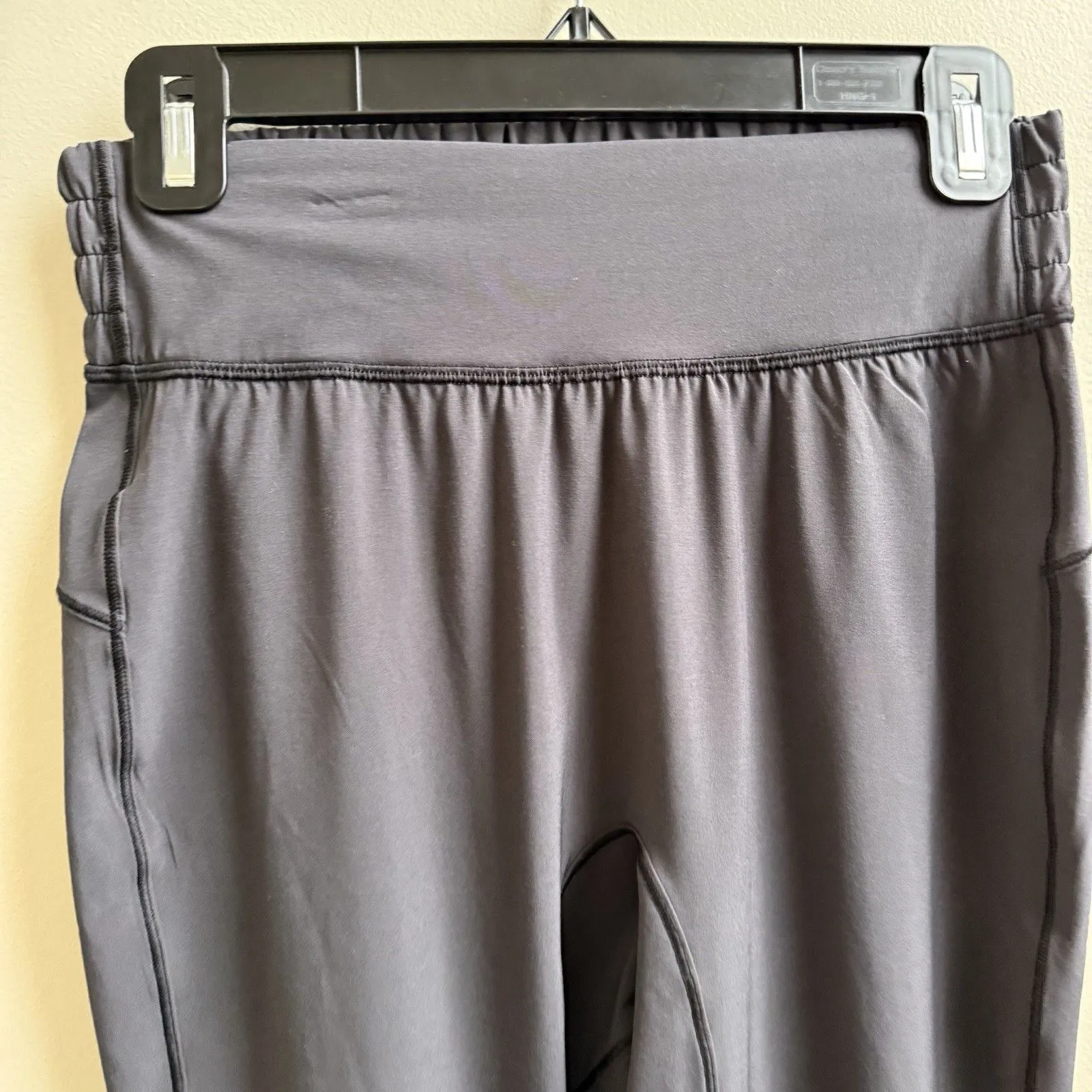 Lululemon women’s Sun Setter High Rise Jogger 28” Black Retired pants Size 4 - Image 4