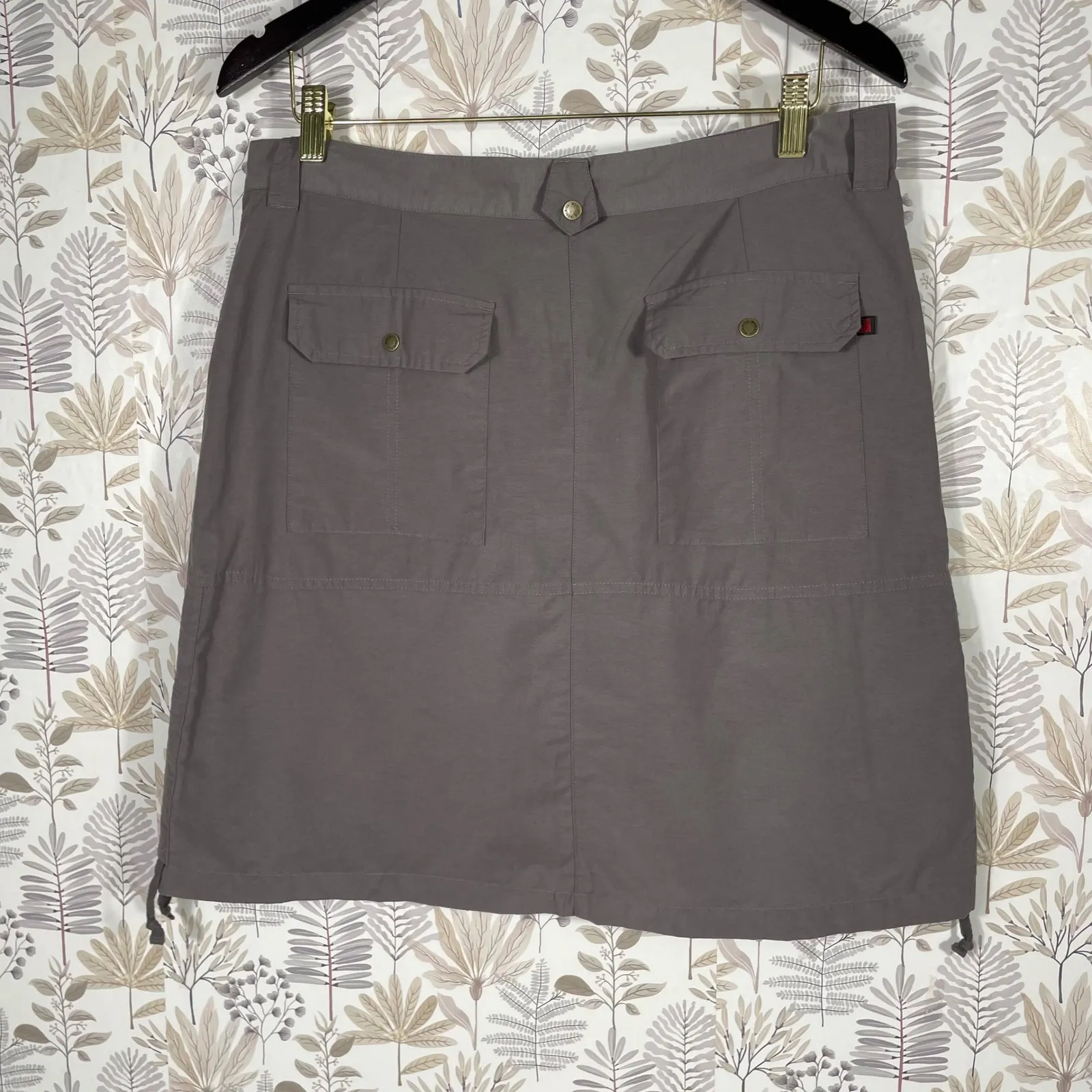 Woolrich Women's Outdoor Utility Skirt‎ Size 12 Gray Cargo Pockets Hiking Trail - Image 4