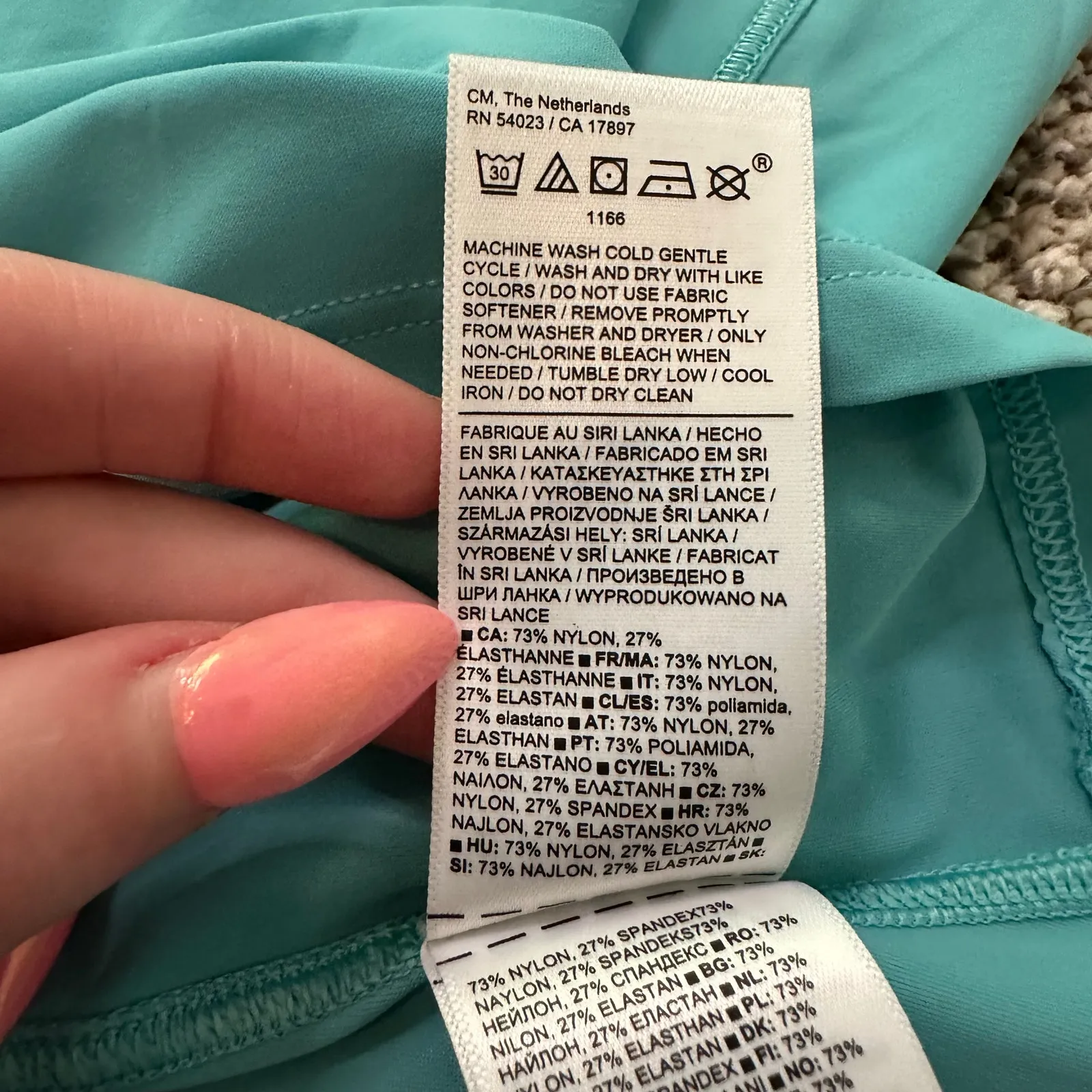 Athleta Ultimate Scoop bright blue racerback tank top size M - Image 8