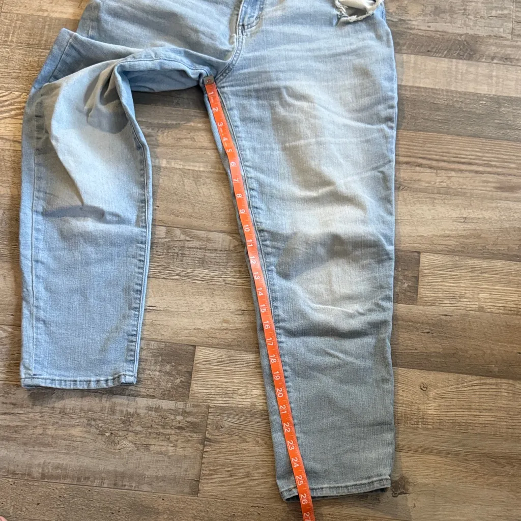 Sonoma Light Blue Boyfriend Jeans Size 10 - Image 6