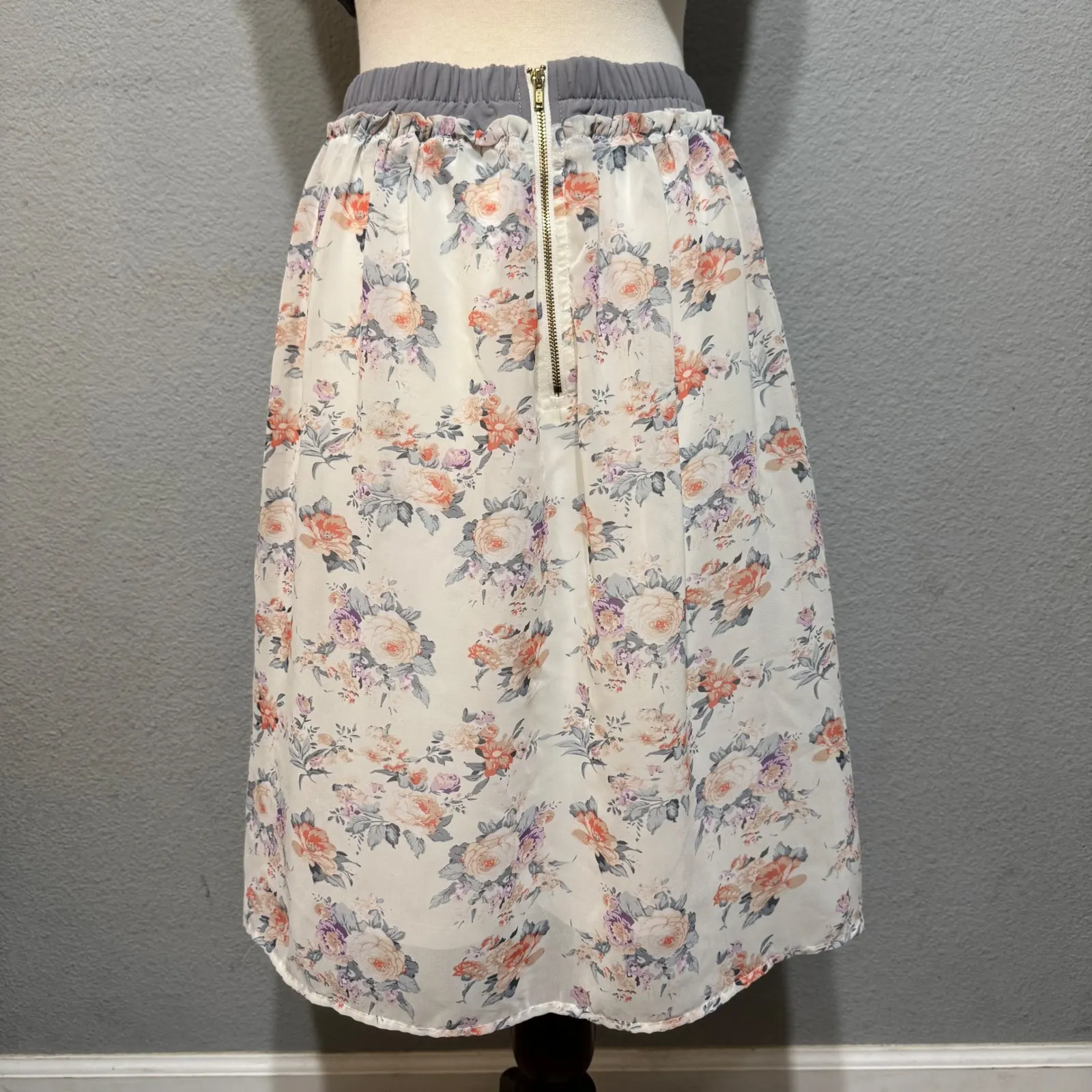 MIKAROSE Women Floral Chiffon Midi Skirt Gray Waistband Ruffle Hem Size M - Image 8