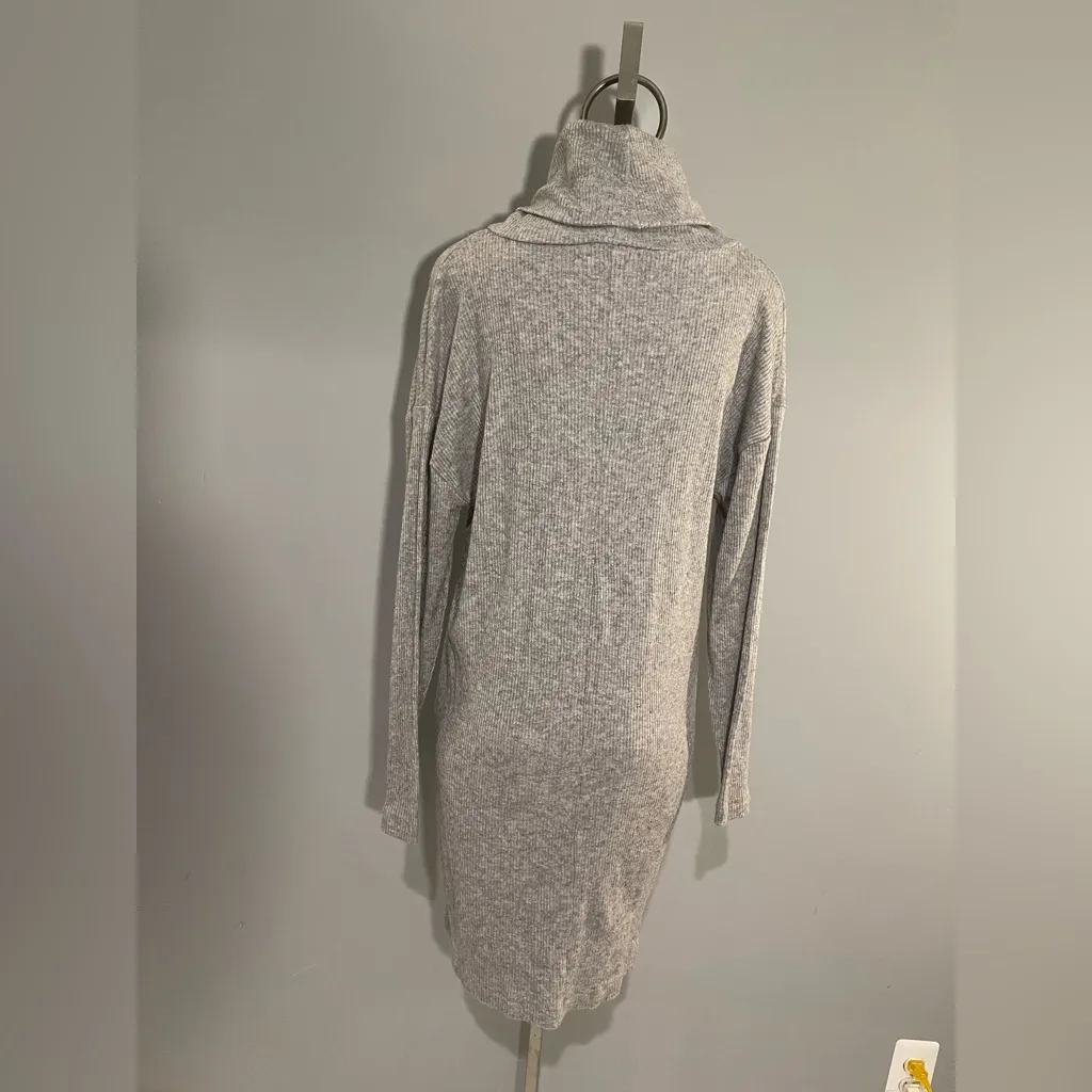 Gray sweater dress Time and True woman’s size small EUC - Image 2