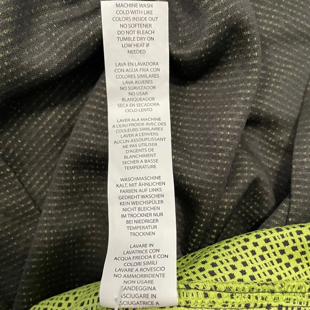 NWT FABLETICS Burnside Shrug Size M - Image 6