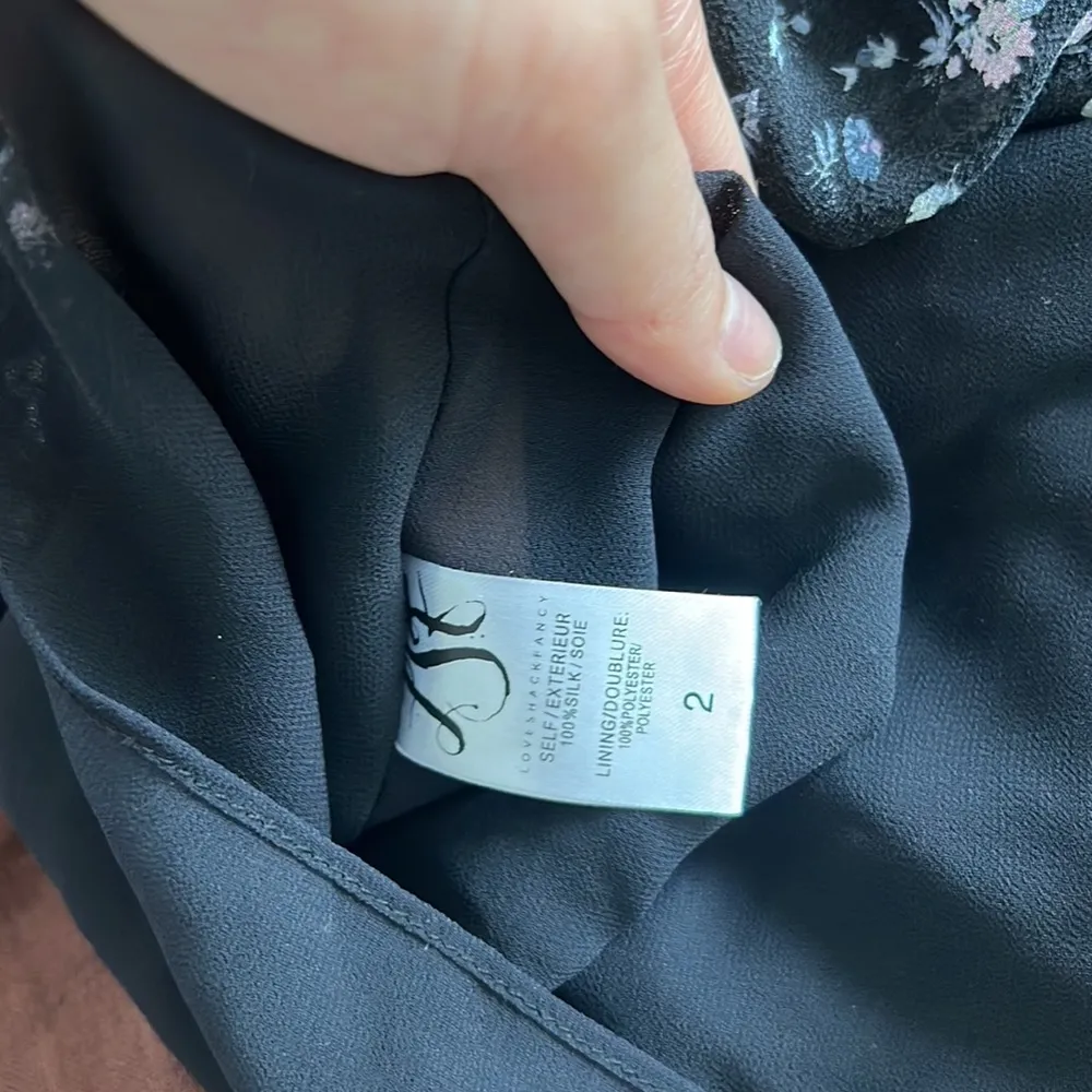 SET Loveshackfancy popover top and lily silk skirt set in black jardin print - Image 7