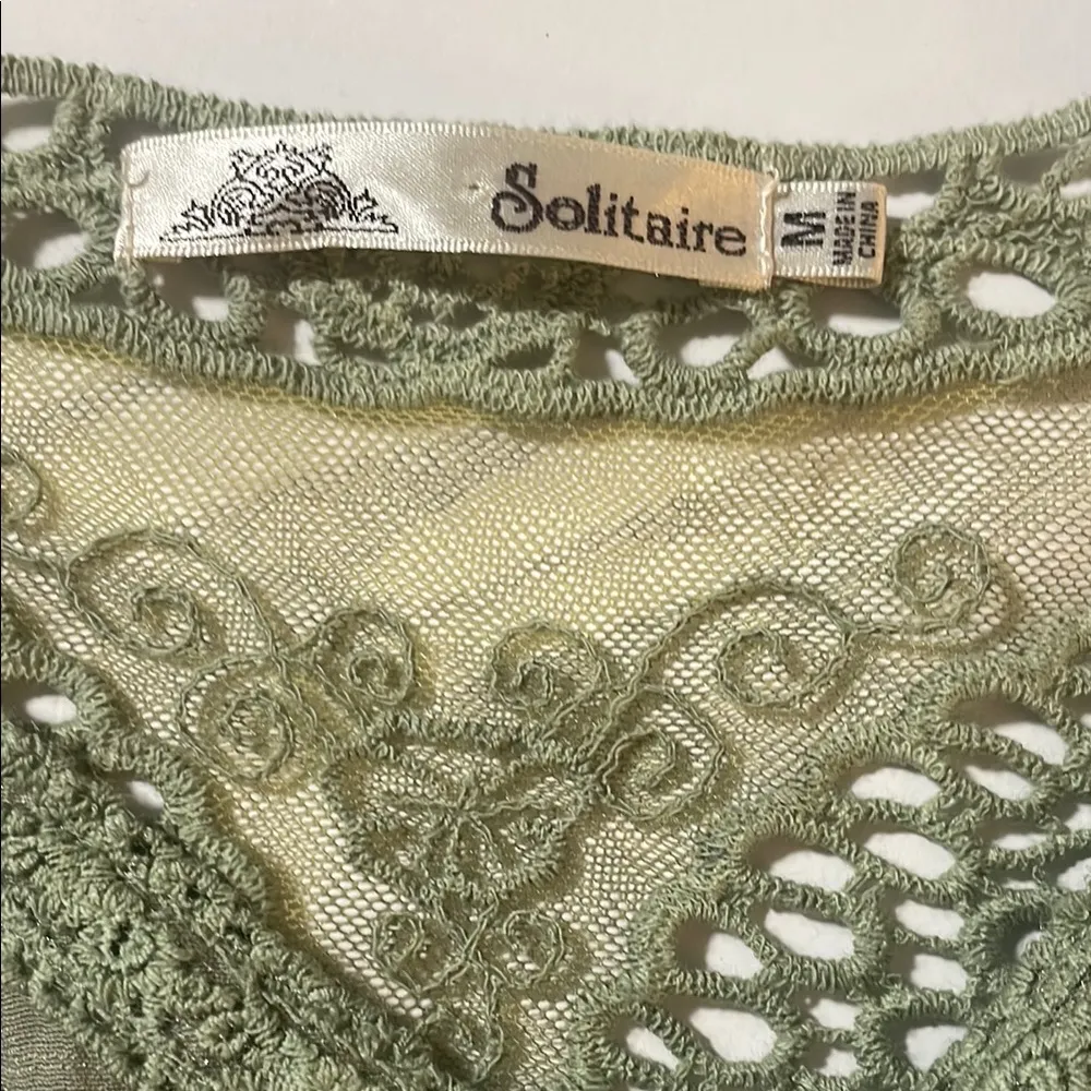 Elegant Lace Trimmed Women's Top Green Size M - Image 5