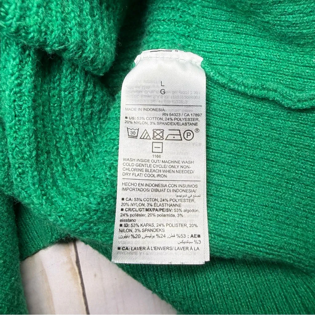 Old Navy Women's Emerald V-Neck Sweater - Image 4