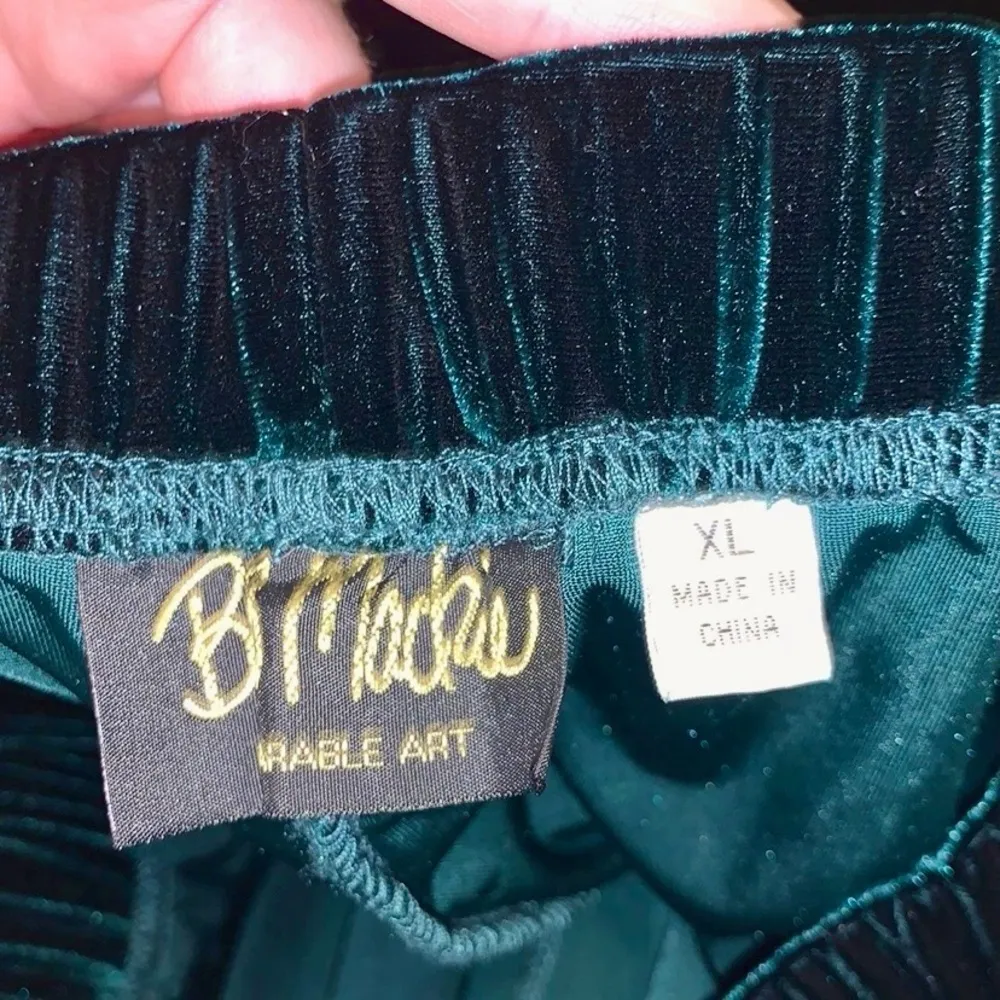 Bob Mackie high rise velour super soft pull on casual pants dark green - Image 6