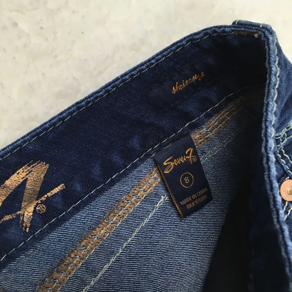 Seven7 Cropped Skinny Embroidered Pockets Double 7 sz 8 - Image 3