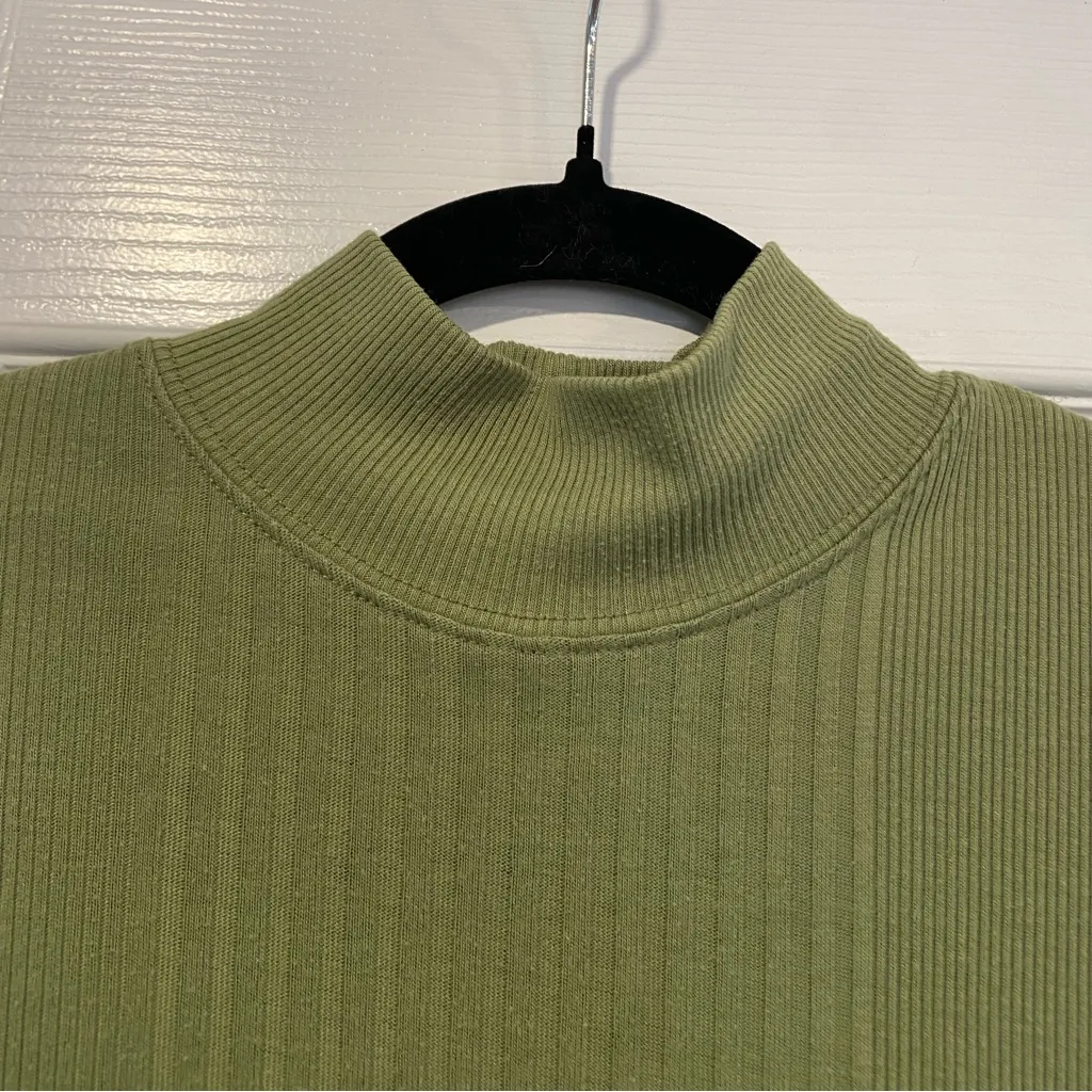 Extra Touch Size 1X Sage Green Mock Neck Pullover Sleeveless Ribbed Top Shell - Image 2