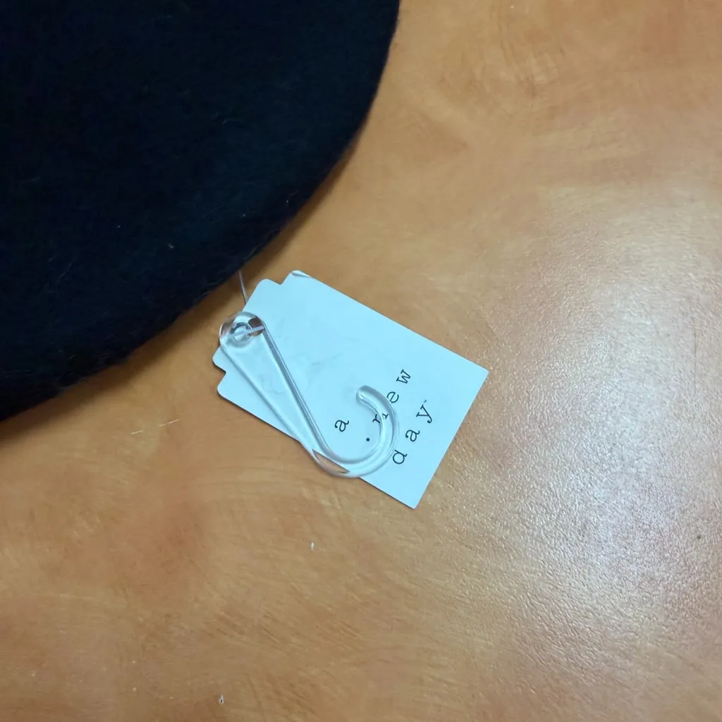a new day Black Beret - Image 3
