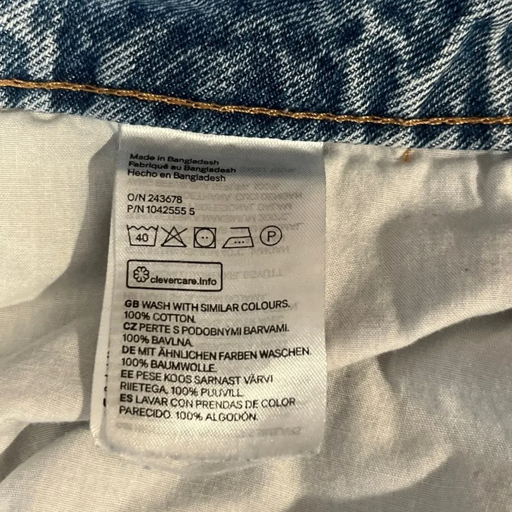 H&M &Denim Distressed Ultra High Waist 90’s Baggy Jeans Light Wash  US 12/EU 44 - Image 7