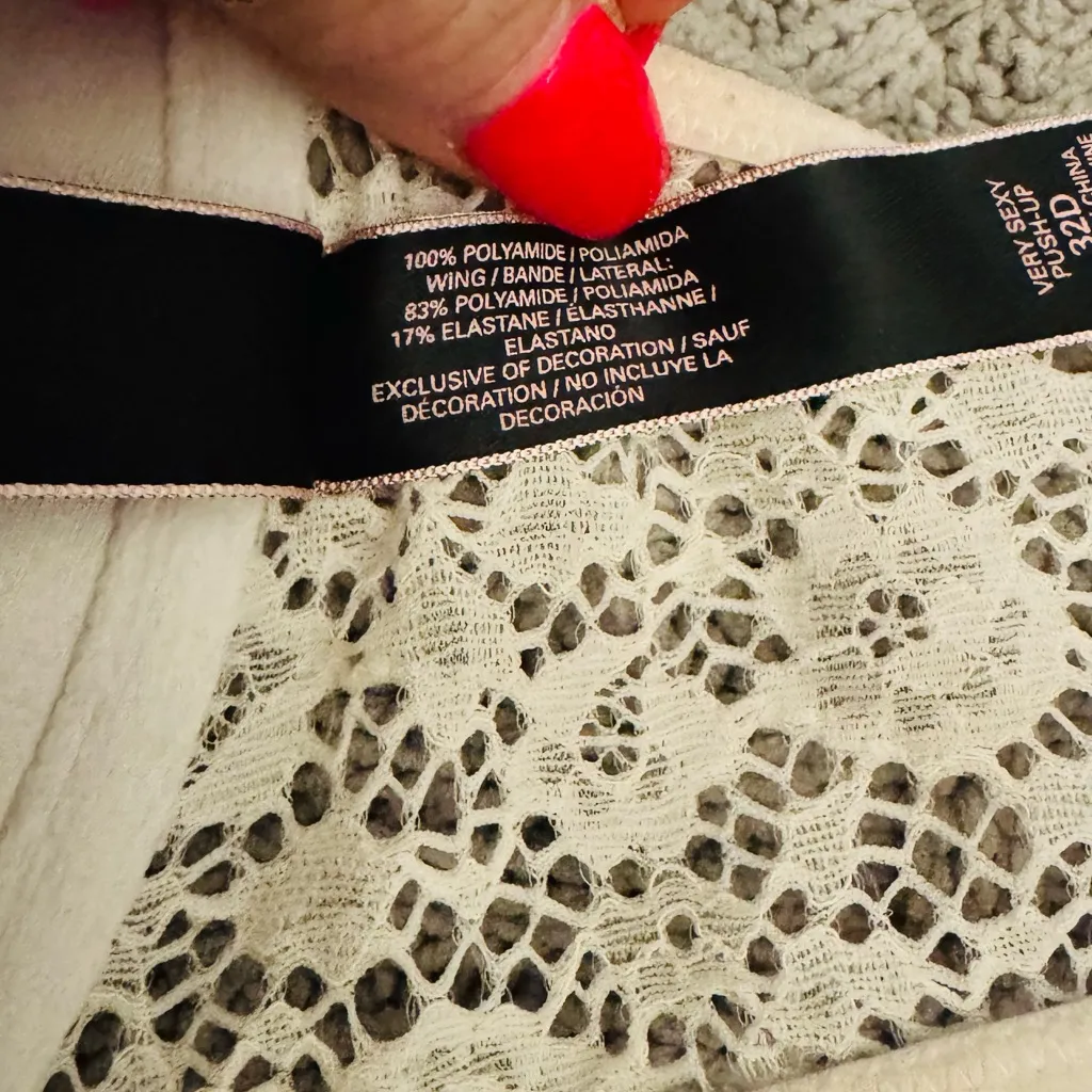 Victoria’s Secret Ivory Lace Very Sexy Push-up Bra - Image 7