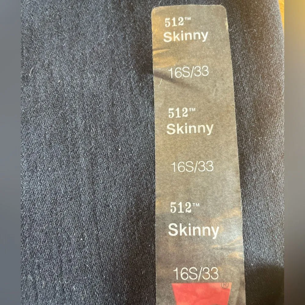 Levis 512 Perfectly Slimming Skinny Leg Black Jeans Womens Size 16 short NWT - Image 7
