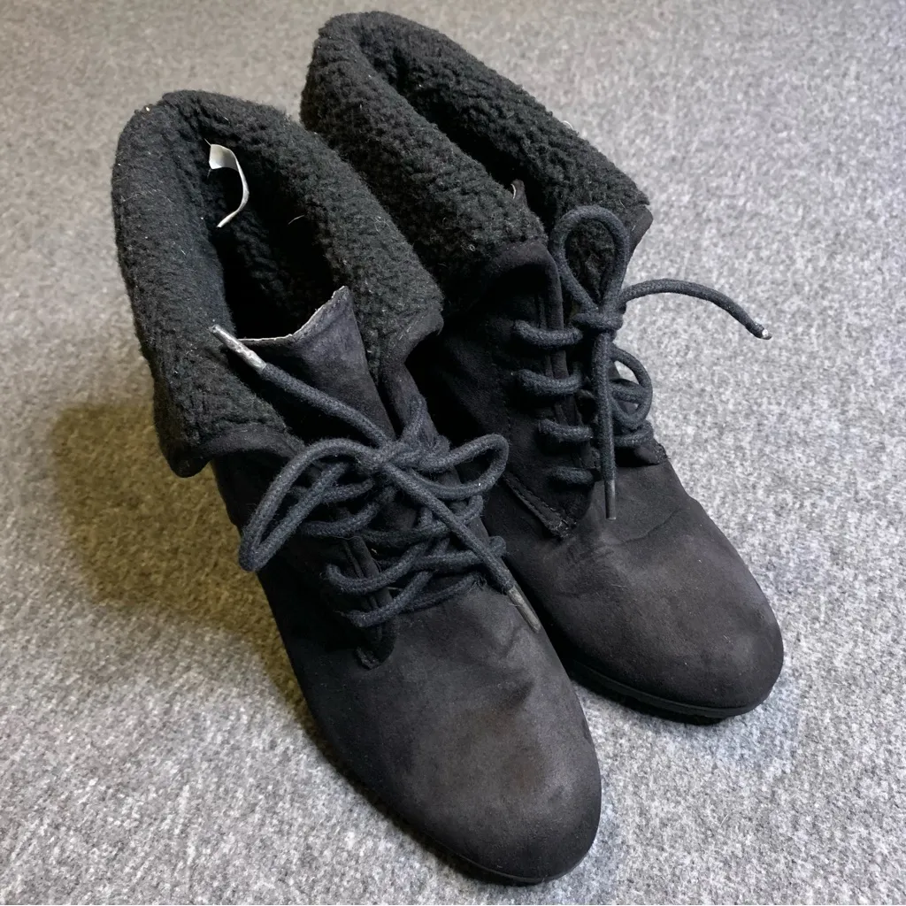 White Mt. Lace Up Fur Ankle Boots - Image 3