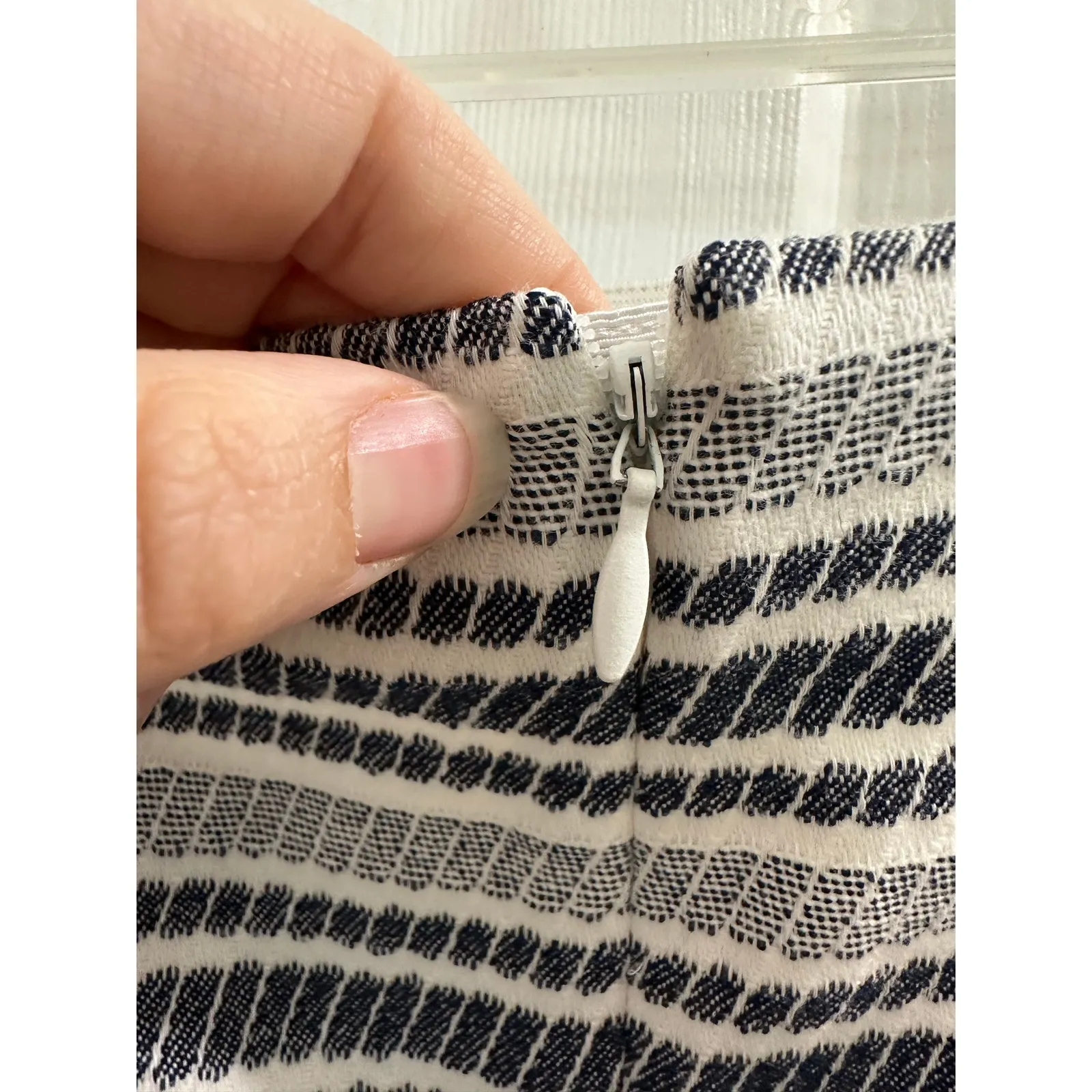 Ann Taylor Petite Navy & White Striped Textured Pencil Skirt 0P Coastal XSP - Image 7