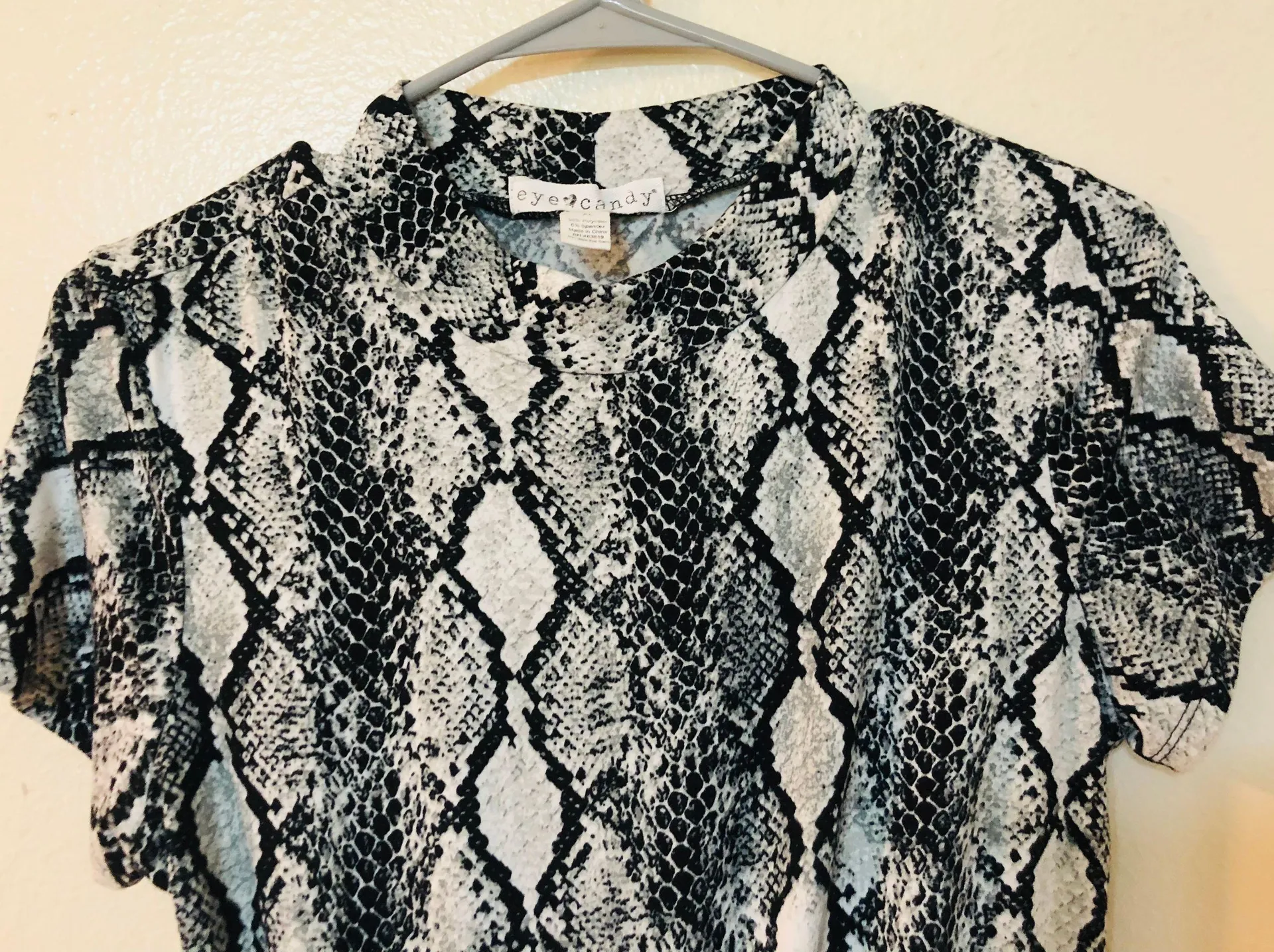 Snake Print Top Multiple Size XL - Image 2