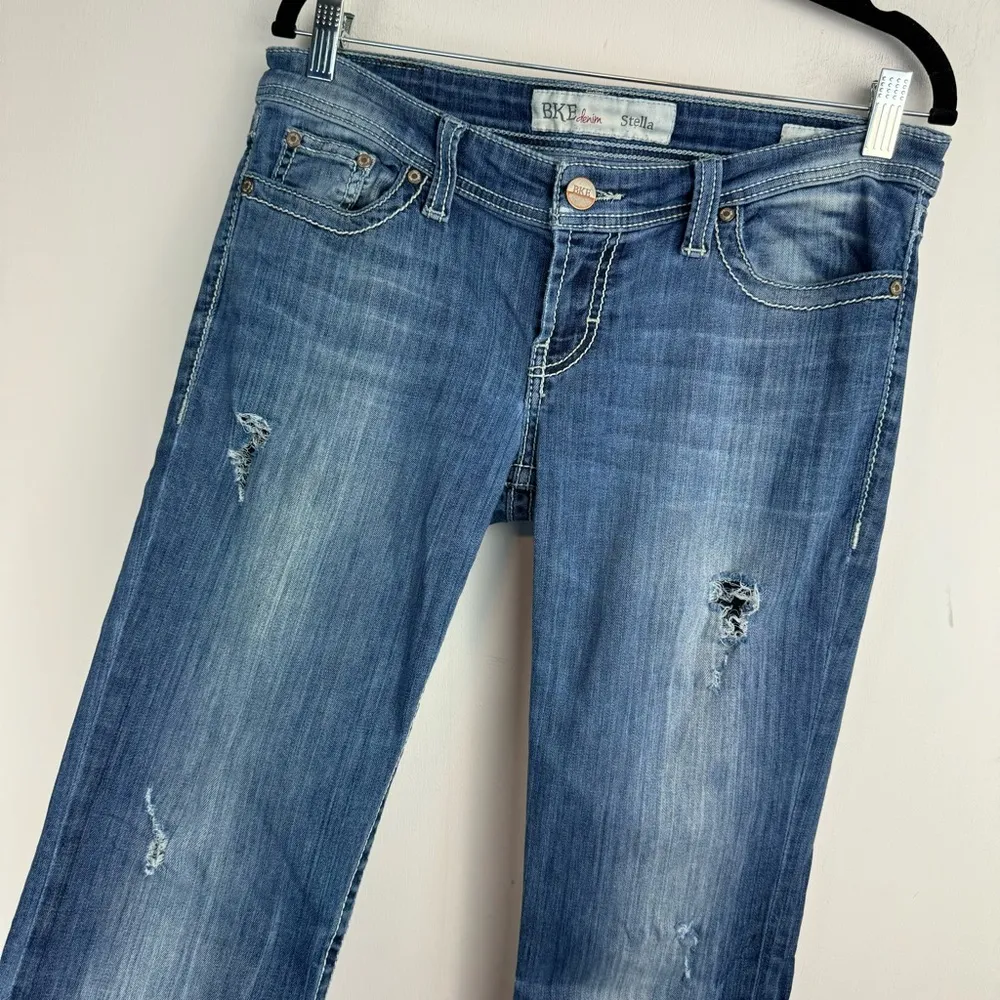 BKE Buckle Stella Bootcut Jeans Sz 30 Distressed Medium Wash Denim - Image 3