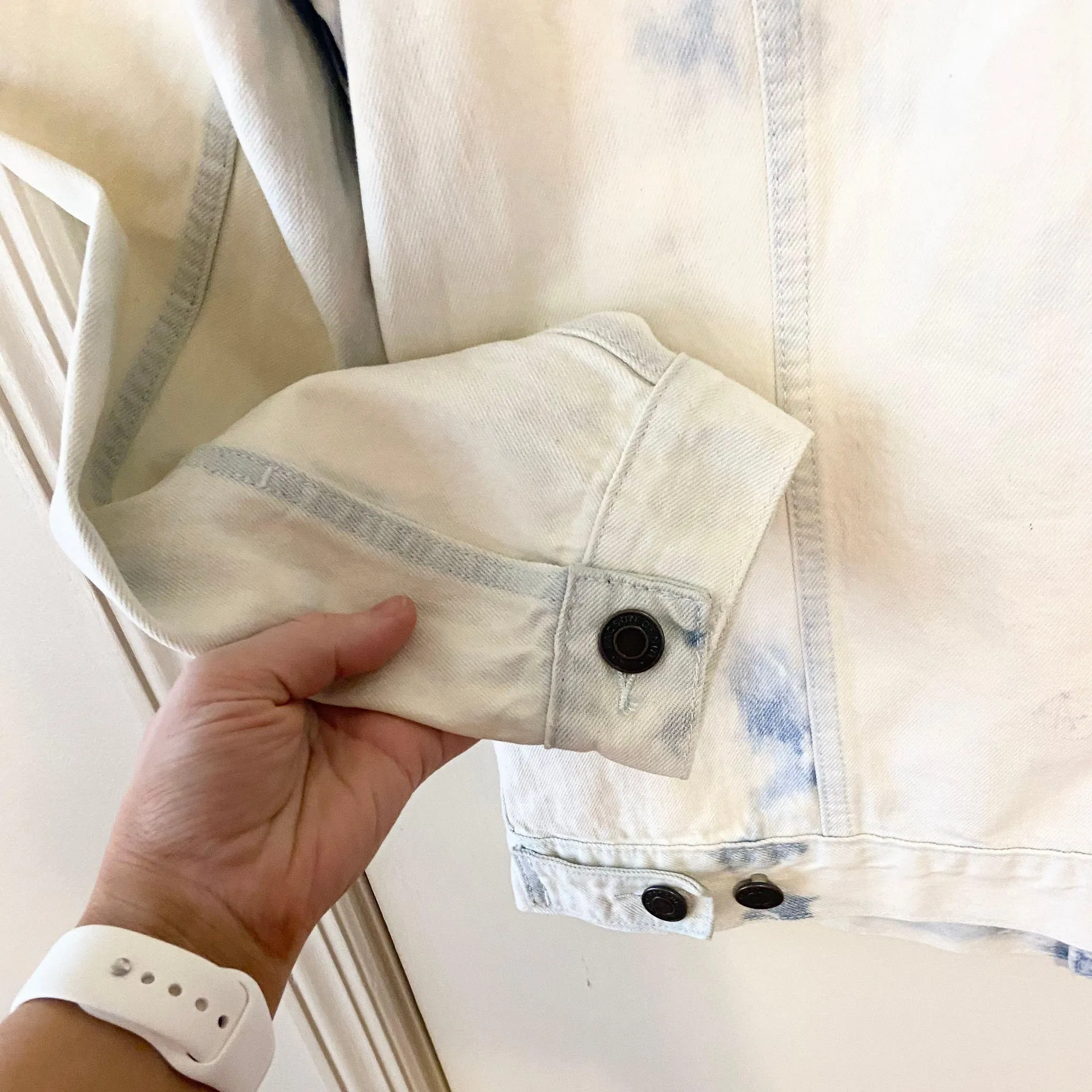 NWOT  light wash tie dye oversized denim trucker jacket jean jacket - Image 3