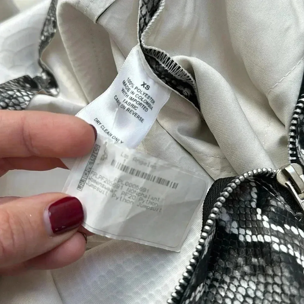 NONchalant Label Revolve Python Jumpsuit RARE! Sz XS Gray - Image 11