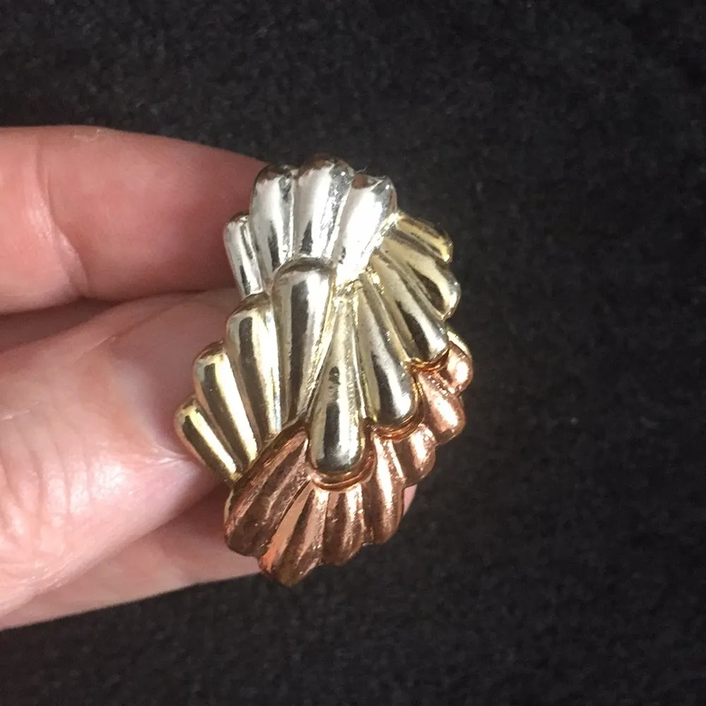 Tri tone clip earrings - Image 2