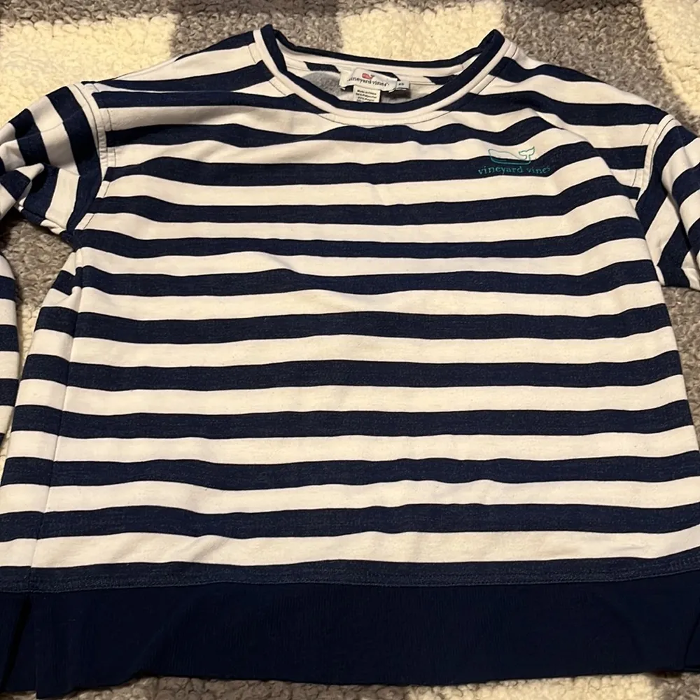 Vineyard Vines Soft and Cozy Striped Whale logo sweatshirt size XS - Image 7