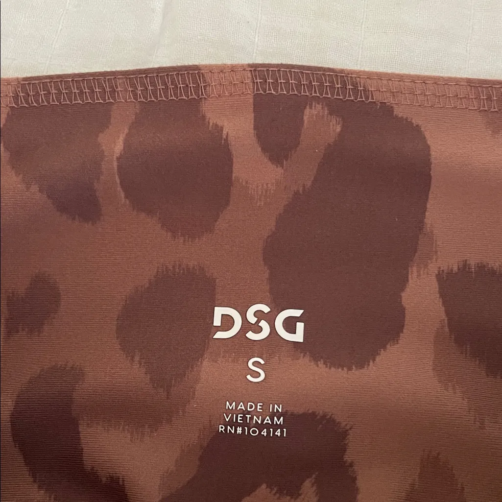 DSG Momentum Ultra High Rise 7/8 Length Pocket Legging Tonal Leopard Mink Shadow Brown - Image 13