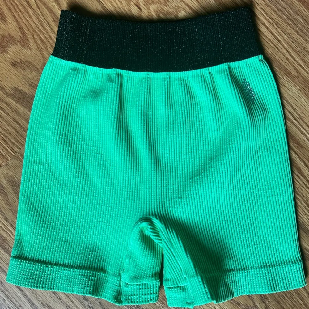 FP Movement Free People Fresh Cut Green Athletic Ribbed Shorts Size XS/S - Image 2