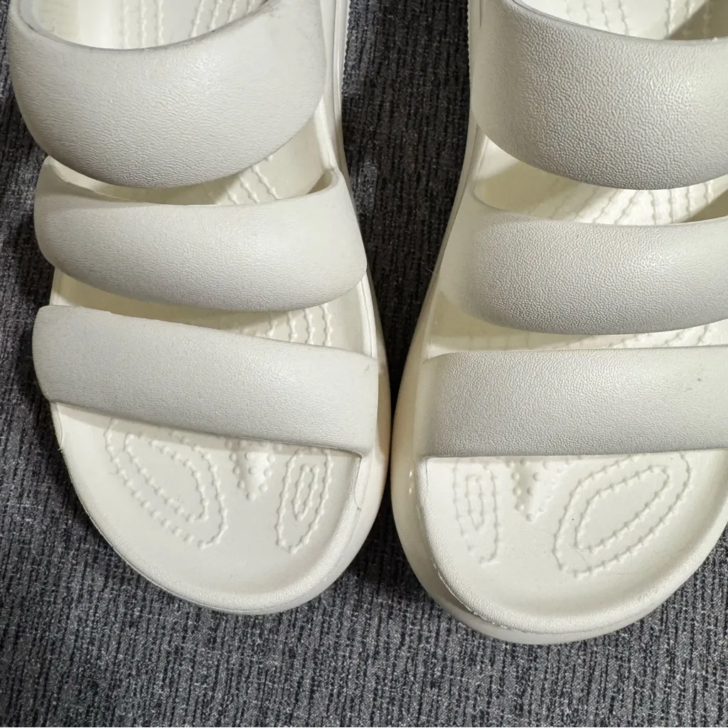 Crocs Unisex Classic Mega Crush Triple Strap Sandals - Image 13