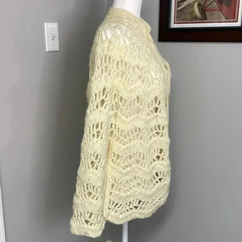 Vintage Handmade Crochet Poncho Cape Button closure One Size Off White Ivory - Image 3