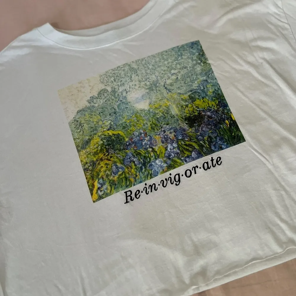 Forever 21 White Graphic Crop Top - Image 2