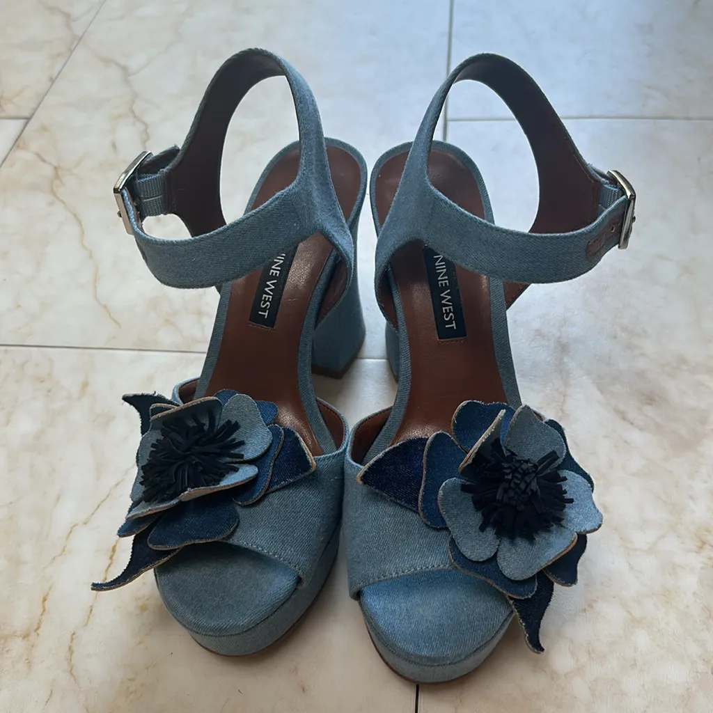 90s/Y2K inspired floral block heels - Image 2