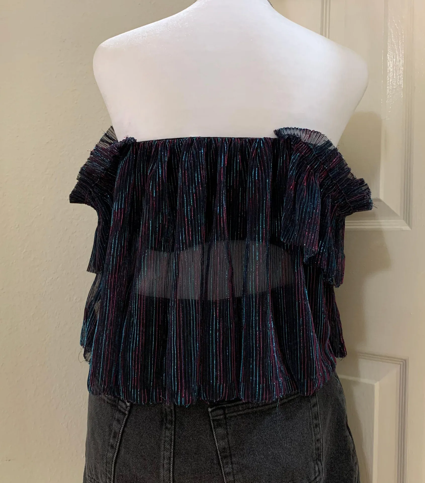 UO Pleated Shimmer Off-The-Shoulder Top - Image 4