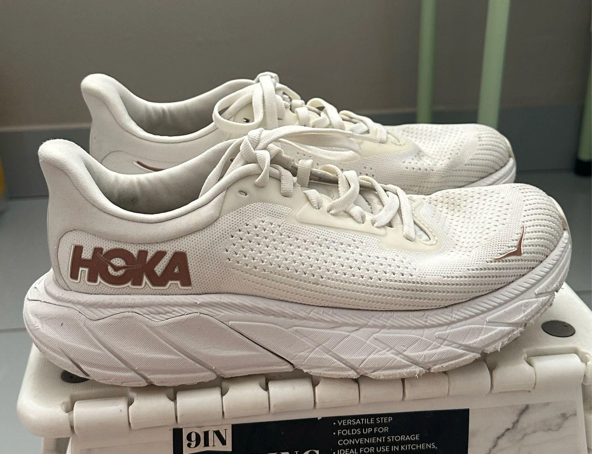 Hoka Arahi 7 Women’s Size 6.5 - Image 5